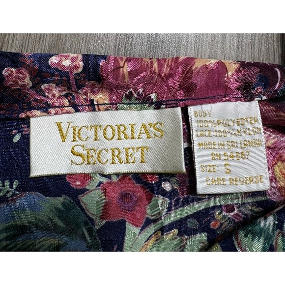 Victoria's Secret Silky Floral Lace Trim Cami Top Feminine Vintage Whimsical - Picture 4 of 10